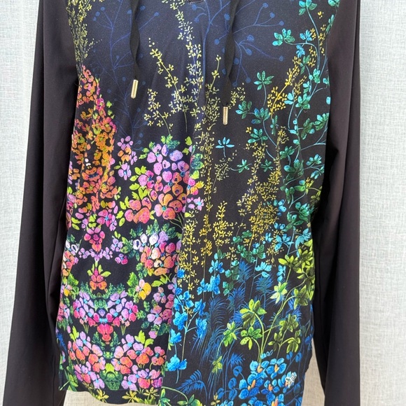 Johnny Was featherweight hooded long sleeve sweater floral - Picture 7 of 11